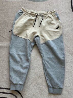Nike Two-Tone Cream and Gray Men's Joggers